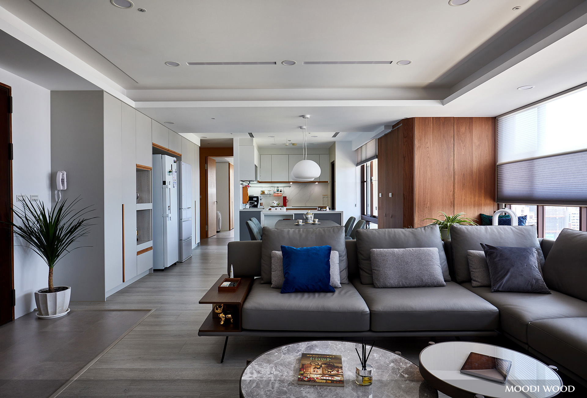 MOODI WOOD Living room 01 1982 after